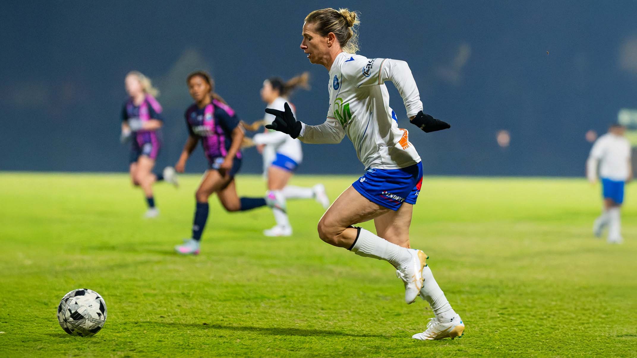 kellond knight with ball